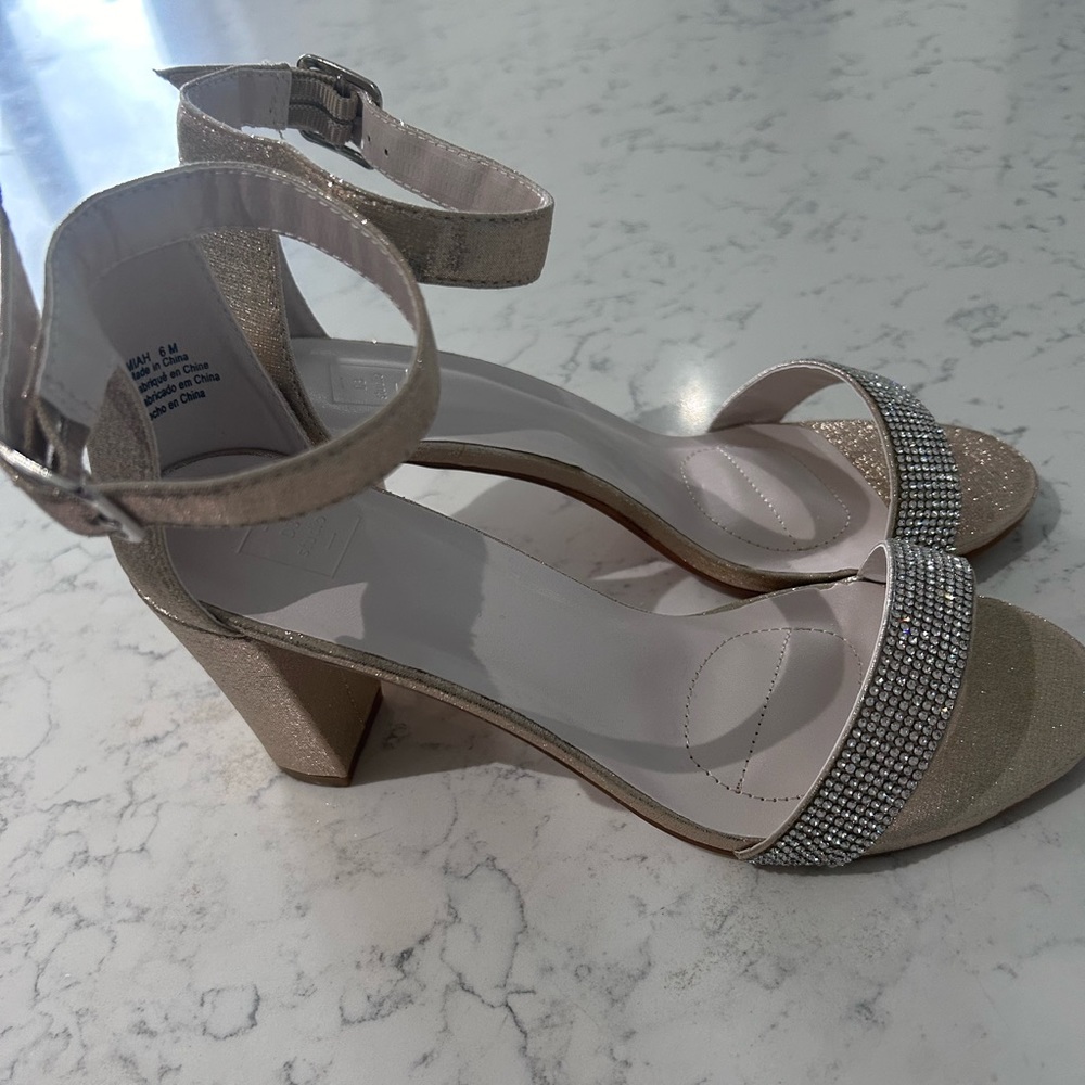 Brand new David’s bridal heels! Champagne/gold color. Size 6